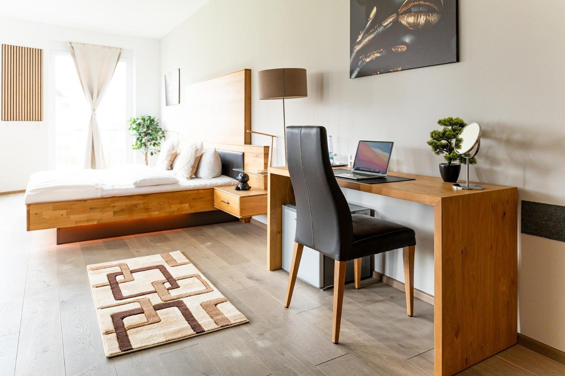 Hotel Vier Jahreszeiten An Der Therme & Kliniken Bad Krozingen Naehe Freiburg & Schwarzwald Ideal Fuer Wellness Kur & Business Ausfluege 24H Check In- Wlan & Parken Gratis Exterior foto